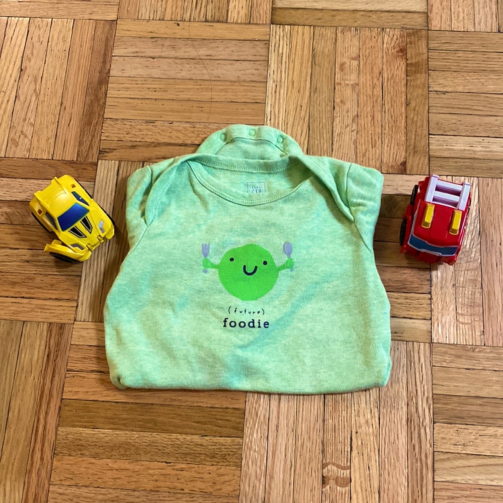 NEW Baby Gap (future) Foodie Onesie sz 12-18 mo 🫛